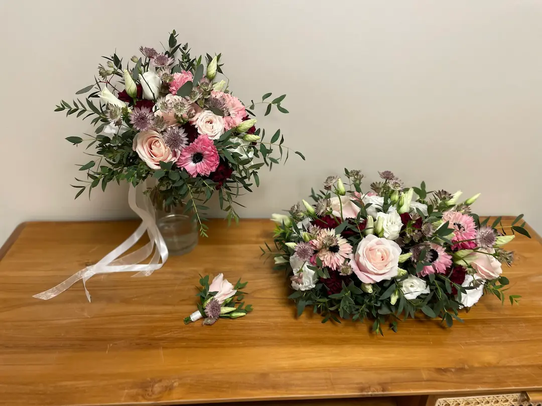 Bröllopsbukett
Corsage
Bordsdekoration